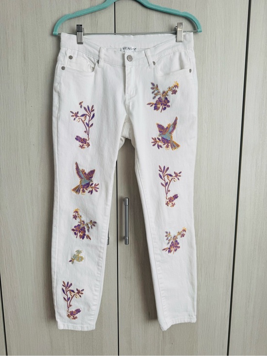 VENUS Denim - VENUS White Cropped Jeans with Purple & Gold Embroidered Birds